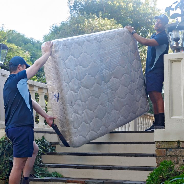 Image of Movers with mattress