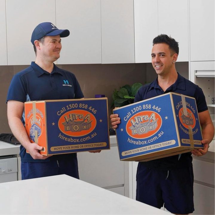 Image of Moving team in kitchen